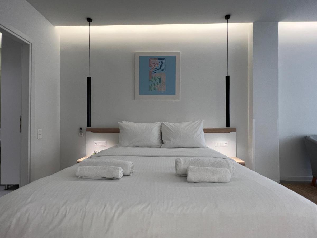 The Dazzling Glimpse Acropolis Suites Афины Экстерьер фото