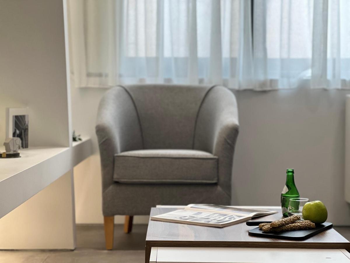 The Dazzling Glimpse Acropolis Suites Афины Экстерьер фото