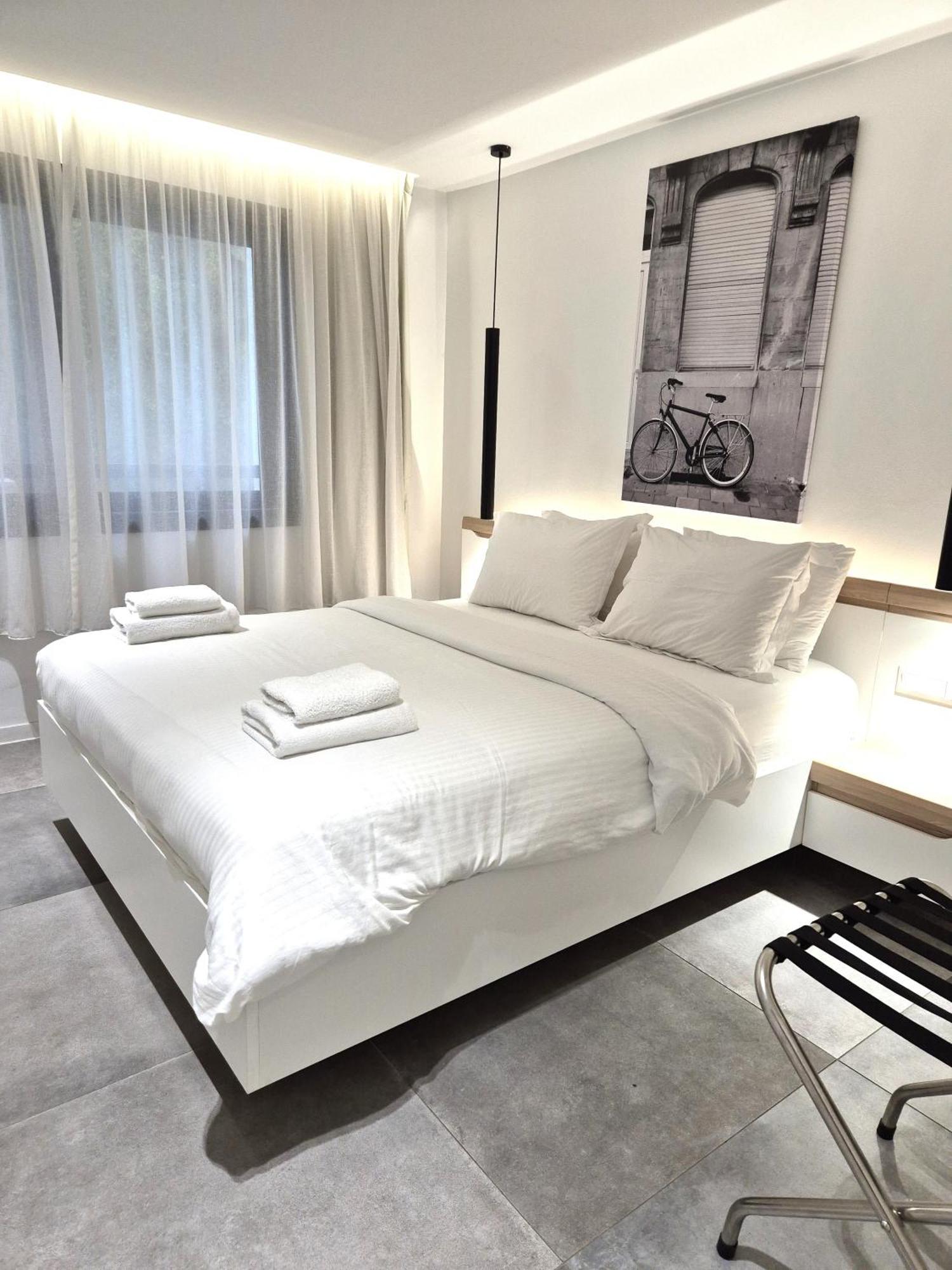 The Dazzling Glimpse Acropolis Suites Афины Экстерьер фото