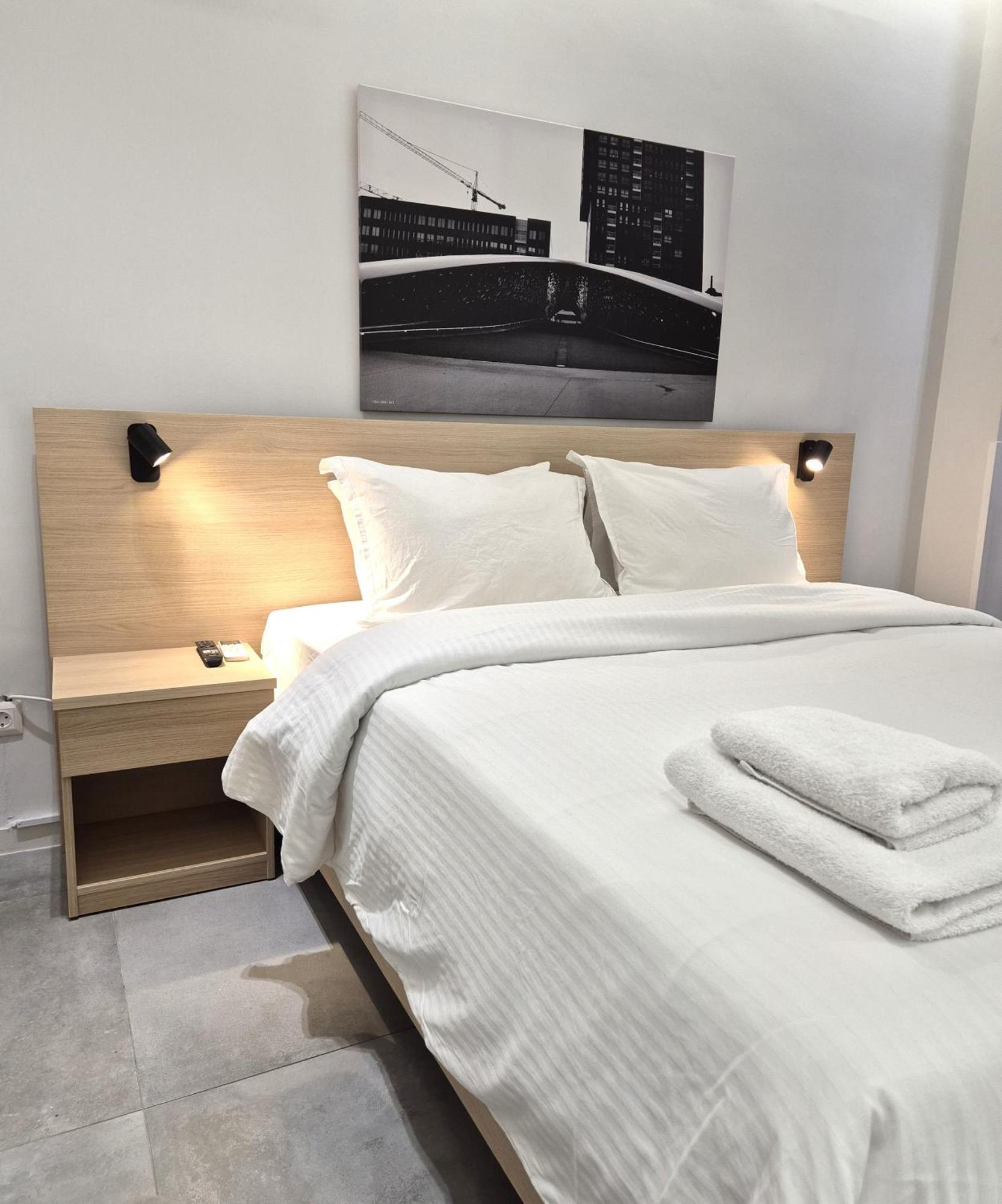 The Dazzling Glimpse Acropolis Suites Афины Экстерьер фото